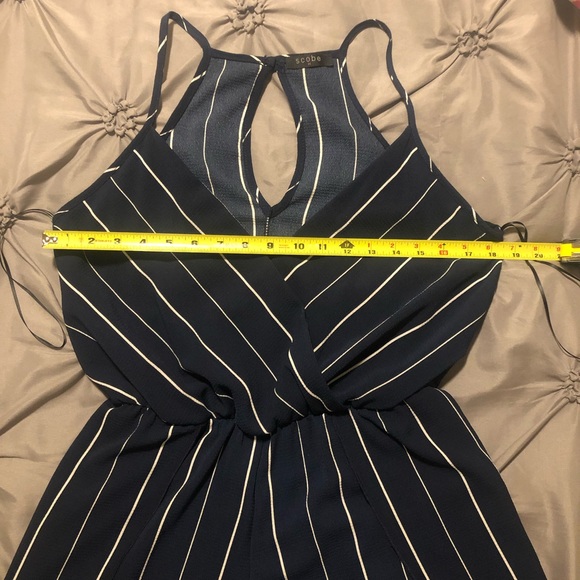 Striped Capri jumpsuit - Picture 4 of 8